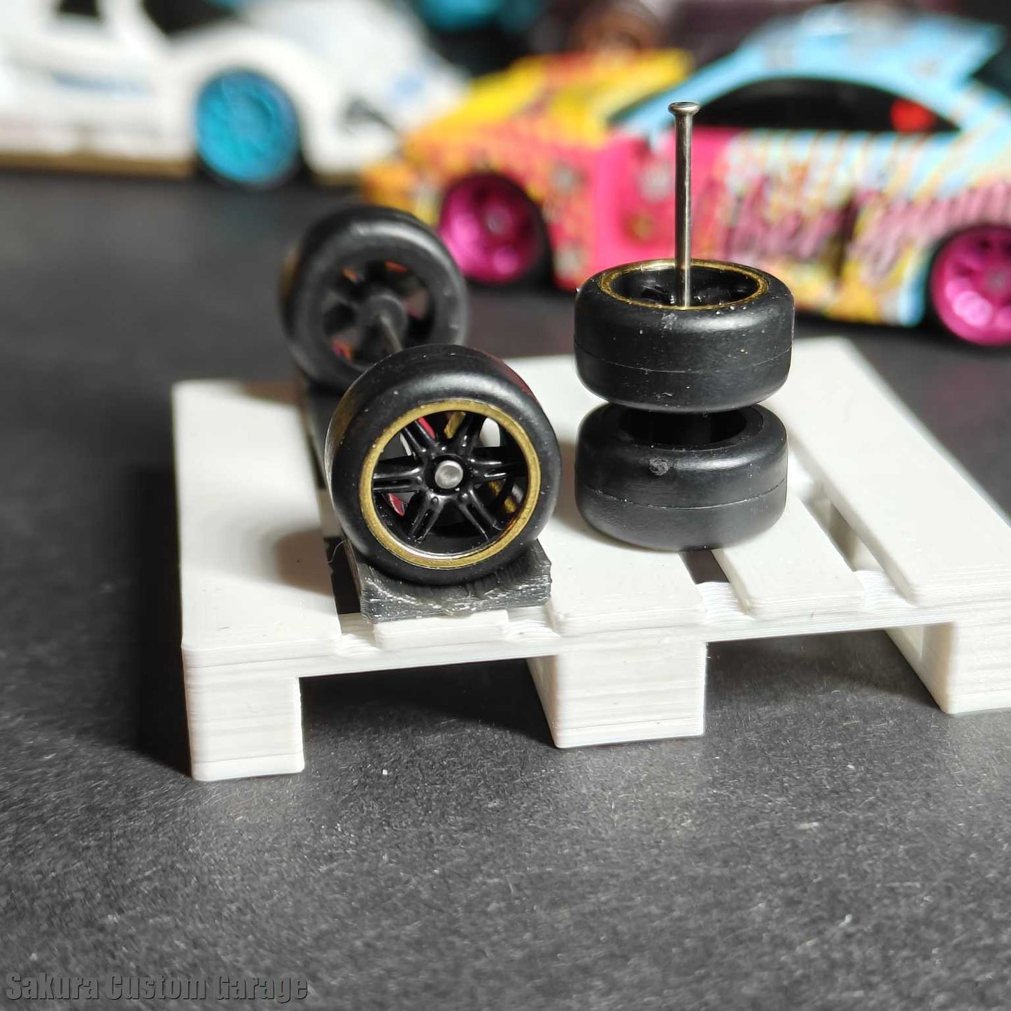 SpeedRides: Split 6-Spoke Rims (Black with Gold Pinstripe)