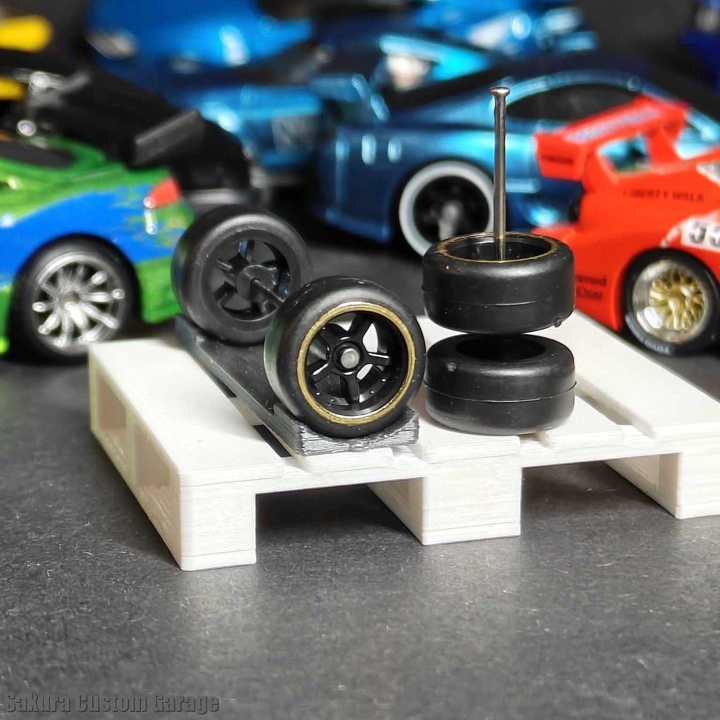 SpeedRides: 5-Spoke Dished ( Black + Chrome Gold Pinstrip Line)