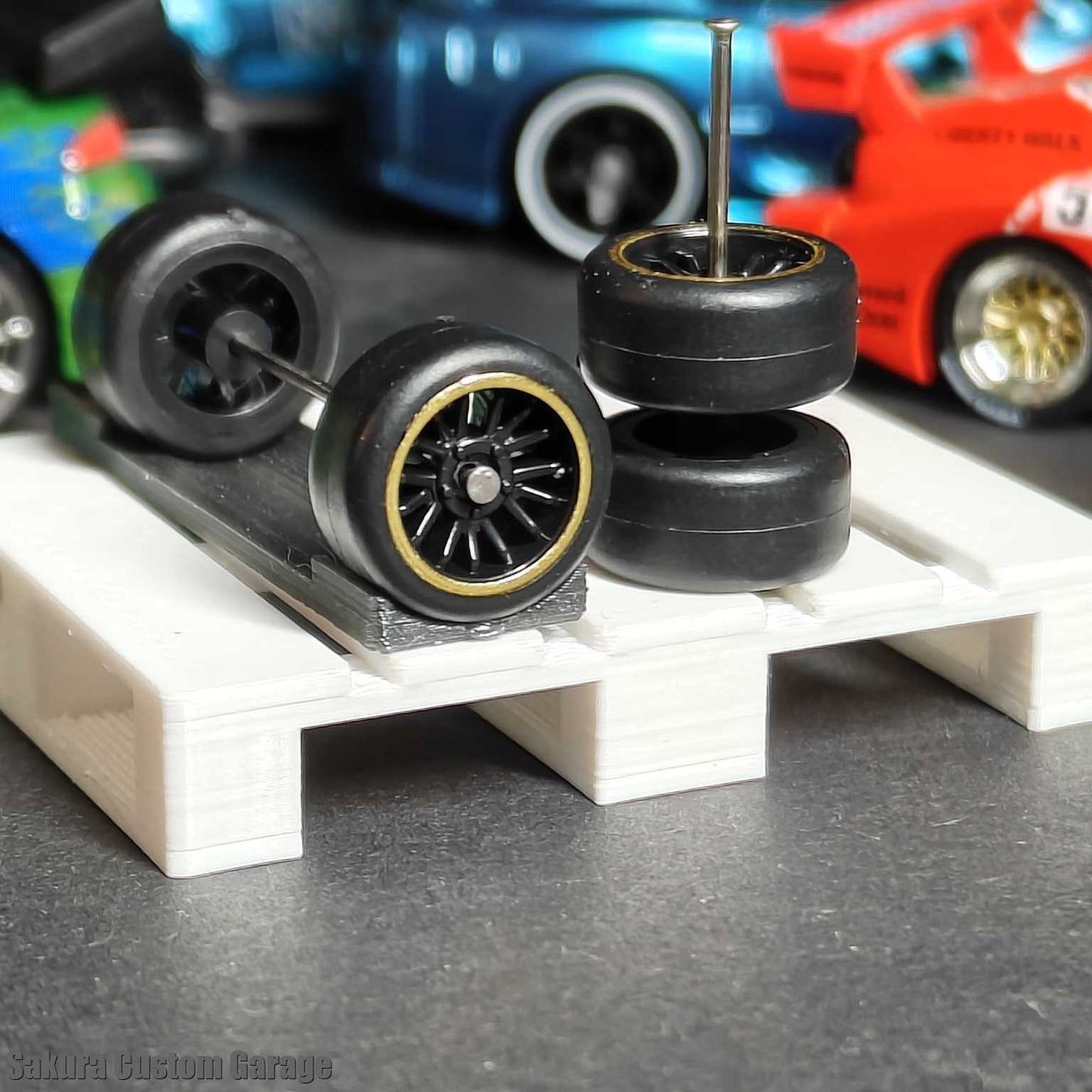 SpeedRides: V-Spoke (Black + Chrome Gold Pinstripline )