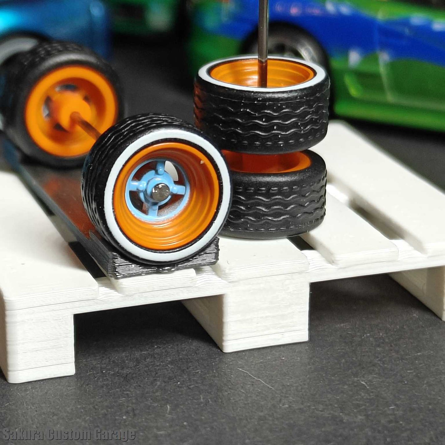 SpeedRides: Japan 4-Spoke (Blue + Orange) / White Stripe Tires - GULF EDITION