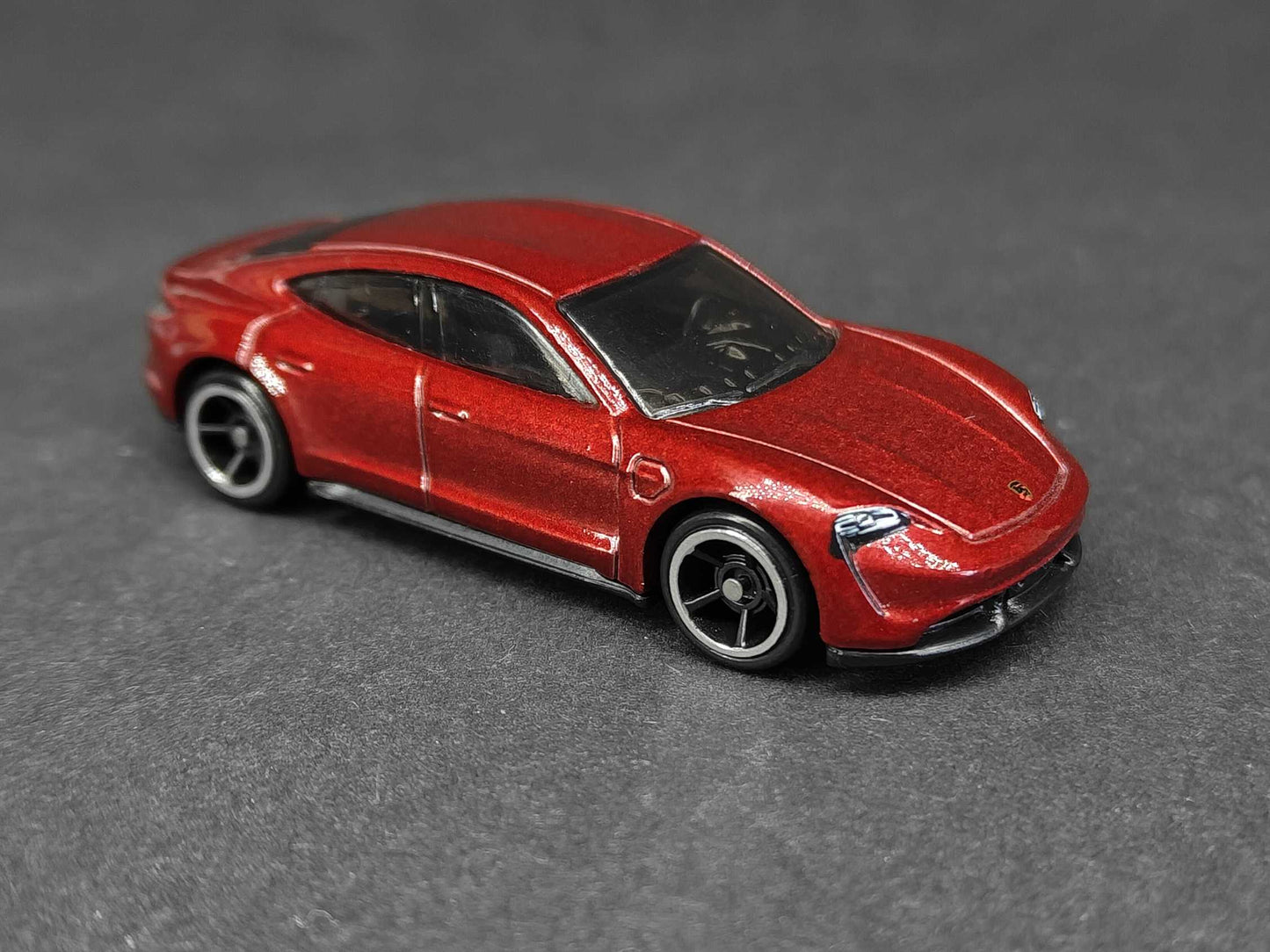 Hot Wheels - Porsche Taycan Turbo S (2021) 4/5 HW Green Speed (First Edition Model)
