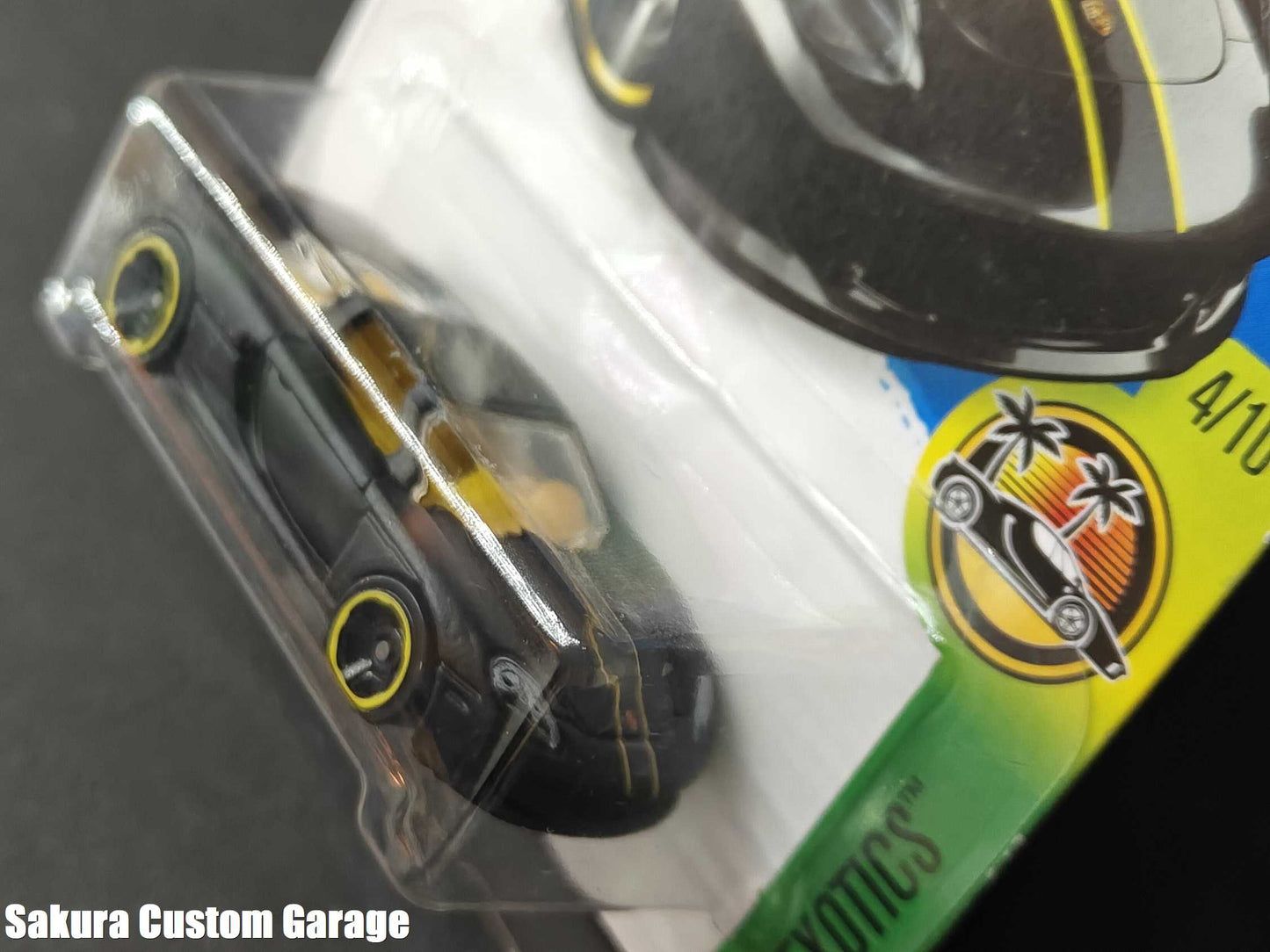 Hot Wheels - Porsche Carrera GT (2016) 4/10 HW Exotics 74/250