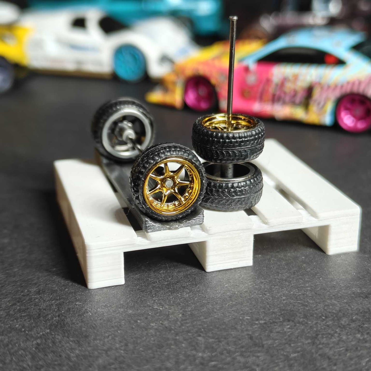 SpeedRides:   7-Spoke (Chrome Gold)