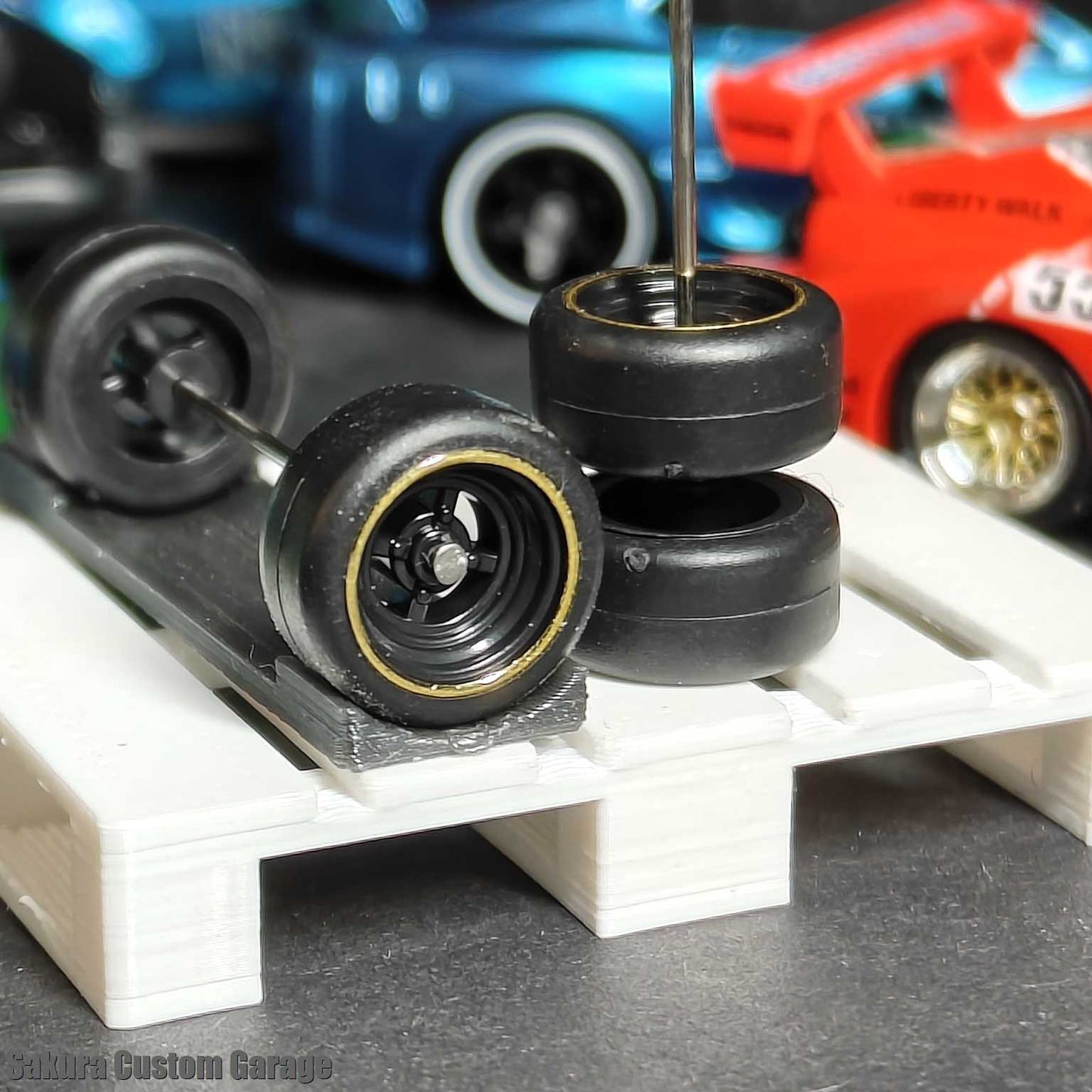 SpeedRides:  Japan 4-Spoke (Black + Chrome Silver Gold Line )