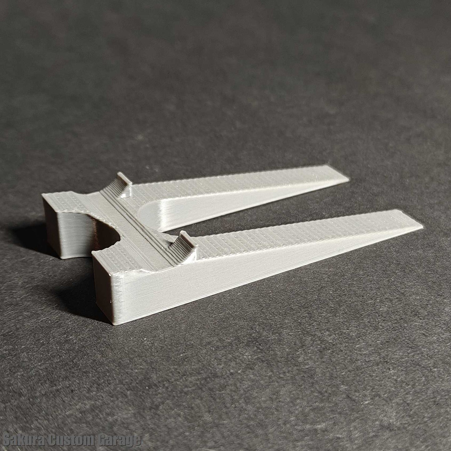 SCG 1/64 Displays - Car Ramp  - Version 3 (Dark Grey)