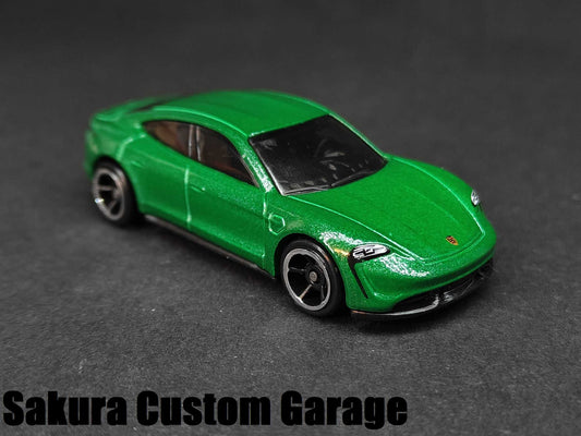 Hot Wheels - Porsche Taycan Turbo S (2023) 4/5 Factory Fresh