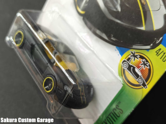 Hot Wheels - Porsche Carrera GT (2016) 4/10 HW Exotics 74/250