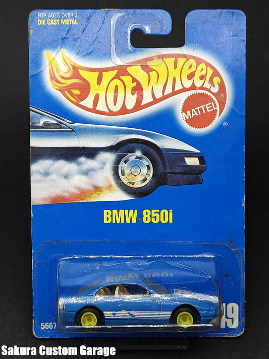 Hot Wheels - BMW 850i  (1993)  Mainline Series  #149 (Pomačkaný plastový blistr)